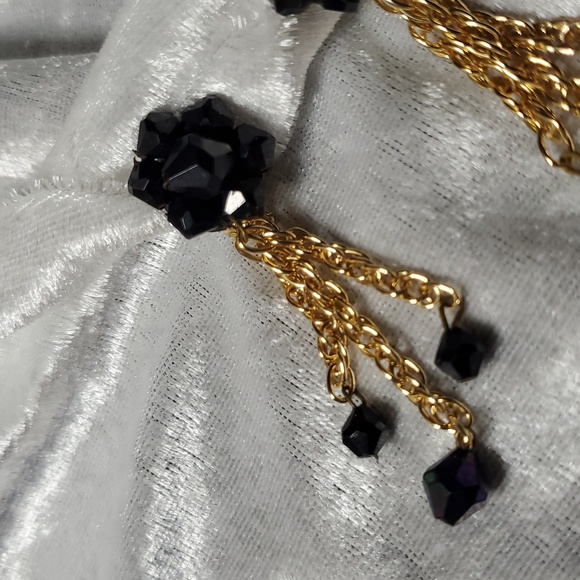 VINTAGE GERMANY Clip On Earrings Black Lucite Cluster Bead Gold Chain Dangle - Picture 3 of 9